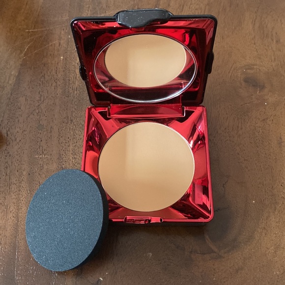 NIB KVD lock it powder foundation - Picture 2 of 5